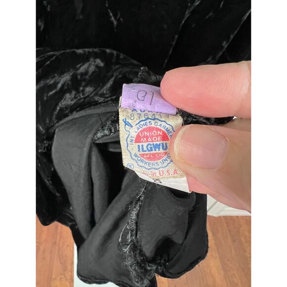 80s L Magnin Black Velvet Long Sleeve Knee Length Evening dress Deep V Flower 8 - Picture 3 of 7